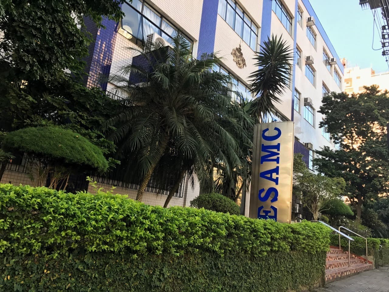 EXPRESSA 2026 conecta estudantes ao mercado e celebra trajetórias de ex-alunos da ESAMC Santos